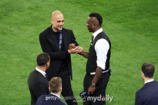 “나는 라커룸에서 케첩 먹다 죽을 뻔 했습니다”→전 맨시티 스타의 충격 고백→‘하리사’를 착각 질식→“동료들 긴급 처방 덕분에... 