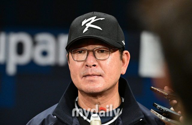 류중일 감독이 이끄는 대한민국 야구 대표팀, 상무와의 평가전 1-2로 패배하며 프리미어12 출국 준비 마무리