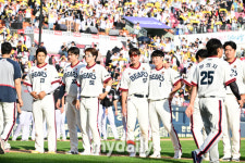 [MD포토] 1-9 패배 두산 '서울 라이벌전에서 고개 숙였다'