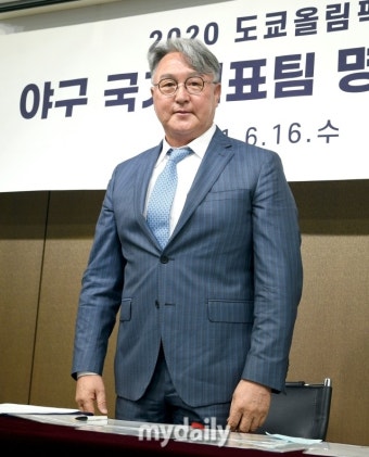 '3년 총액 20억원' 김경문 감독, 한화 사령탑 선임… 