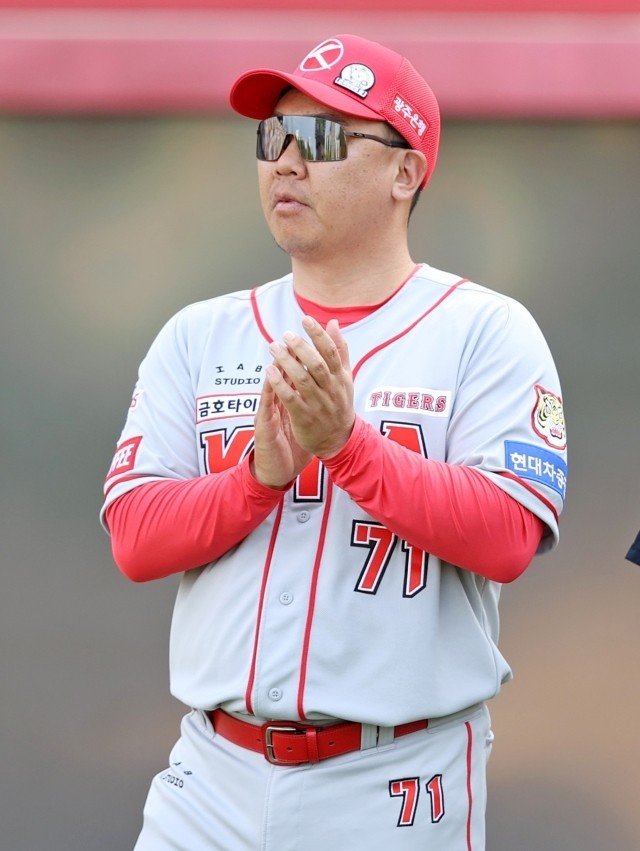 KIA 타이거즈, 이범호 감독의 열정으로 한국시리즈 우승에 도전!