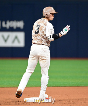 [MD포토] 김혜성 '추격 찬스 잡은 2루타'