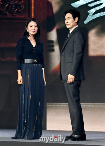 설경구와 김희애, 보통의 가족으로의 다시 만날 가능성에 기대폭발!