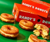 랜디스 도넛, 타임빌라스 수원에 유통사 1호점 오픈