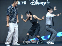 [MD포토] 유리 댄스 무아지경, 나만의 막춤