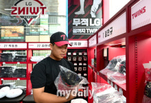 [MD포토] LG트윈스 굿즈샵이야? 편의점이야?