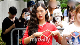 나 홀로 구릿빛 오마이걸 미미, 걸크러시의 출근길 [MD숏폼]