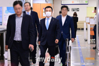 [MD포토] 권오수 전 도이치모터스 회장 '항소심 선고 공판 출석'