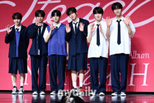[MD포토] 포즈 취하는 NCT 위시 떨리는 순간