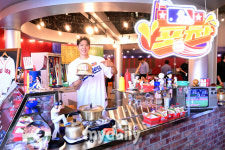 [MD포토] MLB와 한국 포차의 만남 여기가 야구 맛집