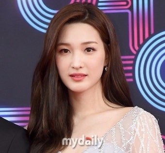[단독] '최민환과 이혼' 율희, '이제 혼자다' 합류…이혼 아픔 말한다