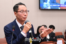 [MD포토] 질의에 답변하는 김명규 쿠팡이츠 서비스대표