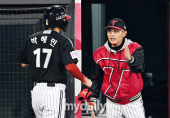 [MD포토] 염경엽 감독, '박해민 좋았어'