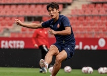 진짜 역대급 재능 마침내 UCL 데뷔전까지 치렀다...김민수 12분 지로나, 에인트호번에 0-4 대패