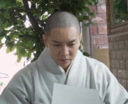 삭발 이승기, 머리 직접 밀었다…한치의 고민 無 [대가족]