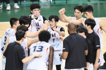 '타마요+마레이 더블더블' LG, 정관장 꺾고 5연승...한국가스공사, KCC에 26점 차 대승→'2연승' KT, DB 제압