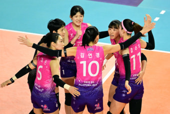 '김연경 17점 활약' 흥국생명, 전반기 1위 마무리... '14연패' GS 최다 연패 불명예 [MD인천]