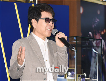 조용필, 4일 대전 콘서트 연기…