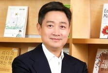 [2025신년사] 홍범식 LG U+ 사장 “고객 감동으로 밝은 세상을 만들 것”