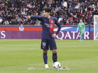 PSG, 아스날의 이강인 임대 후 완전 이적 제안도 거부…루이스 엔리케가 신뢰하는 이강인은 이적 불가