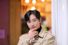 [MD포토] 진영 눈빛으로 전하는 매력
