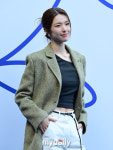 [MD포토] 하영 '크롭으로 드러낸 복근'