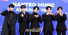 [MD포토] 투모로우바이투게더 '완전체 하트'