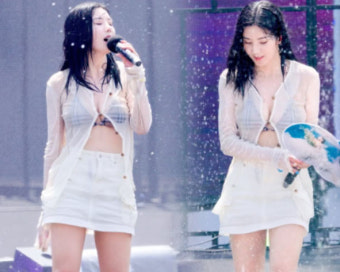 '워터밤 섹시퀸' 권은비 '사장' 됐다! 24억 단독 주택 매입→럭셔리 카페 직접 운영
