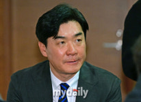 [MD포토] 윤정환 팬 성원 많이 부탁드려요