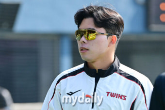 '아뿔싸' 문성주 허리 근육통 1군 말소... '개막 6연승 도전' LG 오지환·김현수 선발 제외 [MD창원]