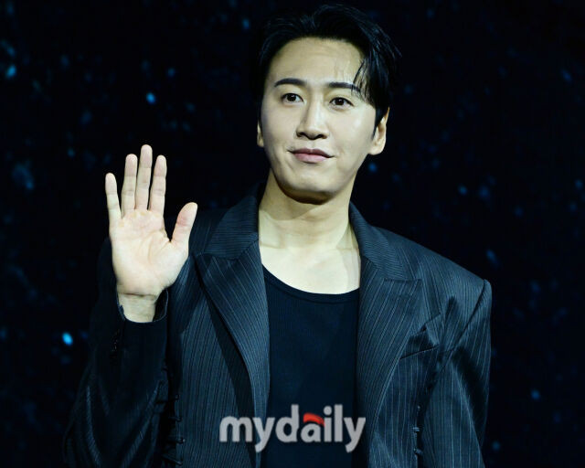 이선빈-이광수, 8년째 행복한 연애 속에 여전한 아름다움 