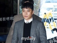 [단독] 버닝썬 승리, 한국 떠났다…中서 엔터 사업 모색