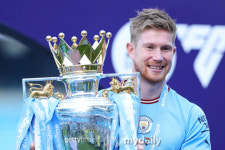EPL 6회 우승-클럽 역사상 UCL 최초 우승…더 브라위너, 10년 만에 맨시티 떠난다