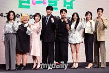 [MD포토] 24시 헬스클럽 파이팅!