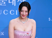 [MD포토] 수현 할리우드 배우의 과감한 노출