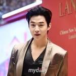 동에 번쩍 서에 번쩍 헨리, 애플 CEO 만나더니...이번엔 봄 페스티벌 달궜다