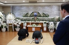 [MD포토] 서울성모병원 장례식장에 마련된 故이상용 빈소