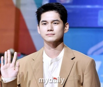 옹성우, '셰익스피옹' 된다…'셰익스피어 인 러브'로 연극 데뷔 [공식]