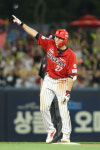 '특타 효과 봤다!' 김호령·박찬호 4안타 2타점 2득점 합작→전상현 구단 1호 대기록, KIA 6-3 승리…삼성, 12안타 치고 3득점  [MD광주]