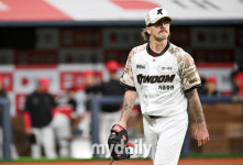 키움 웰스 데뷔전, 3이닝 1실점 4K…절반의 성공