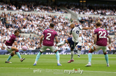 히샬리송 환상 바이시클킥 원더골 대폭발! 토트넘, SON 떠난 뒤 첫 홈 경기서 번리 3-0 완파