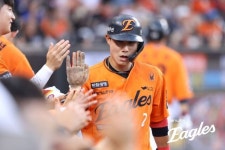 451일 만이라니 황준서가 한화 영웅이었다, 홈 100만 시대 개막 한화 드디어 6연패 탈출…한국계 3세 격침, 손아섭 韓 최초 2600안타... 