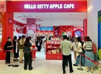 신세계 센텀시티, 핫한 ‘복합몰’로 새 단장…헬로키티 카페·웹툰 굿즈까지