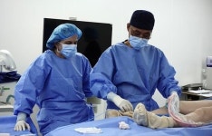 하지정맥류 베나실 치료 권위자 캐슬린 깁슨 박사 내한… 오른외과의원 박제훈 원장 수술 참관