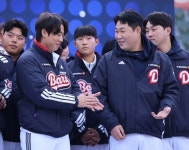 '4년 80억' 같은 조건, 박찬호는 왜 두산을 택했나? 