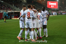 김민재 치아 및 근육 문제로 결장...바이에른 뮌헨, 하이덴하임에 4-0 대승! 전반기 13승 2무로 마무리