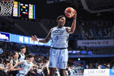 소노 봄농구 희망 이어간다...이정현 23득점+나이트 2G 연속 더블더블 현대모비스에 99-54 대승, 단독 7위 등극→6위와 3G 차 [MD고양]