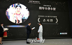 손서연 '10kg 들고 수상, 훈련 아니죠?' [한혁승의 포톡]