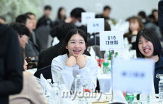 손서연 '10kg 들고 수상, 훈련 아니죠?' [한혁승의 포톡]