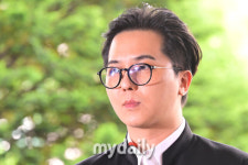 [MD포토] '병역법 위반 혐의' 송민호에 쏠린 취재진의 시선